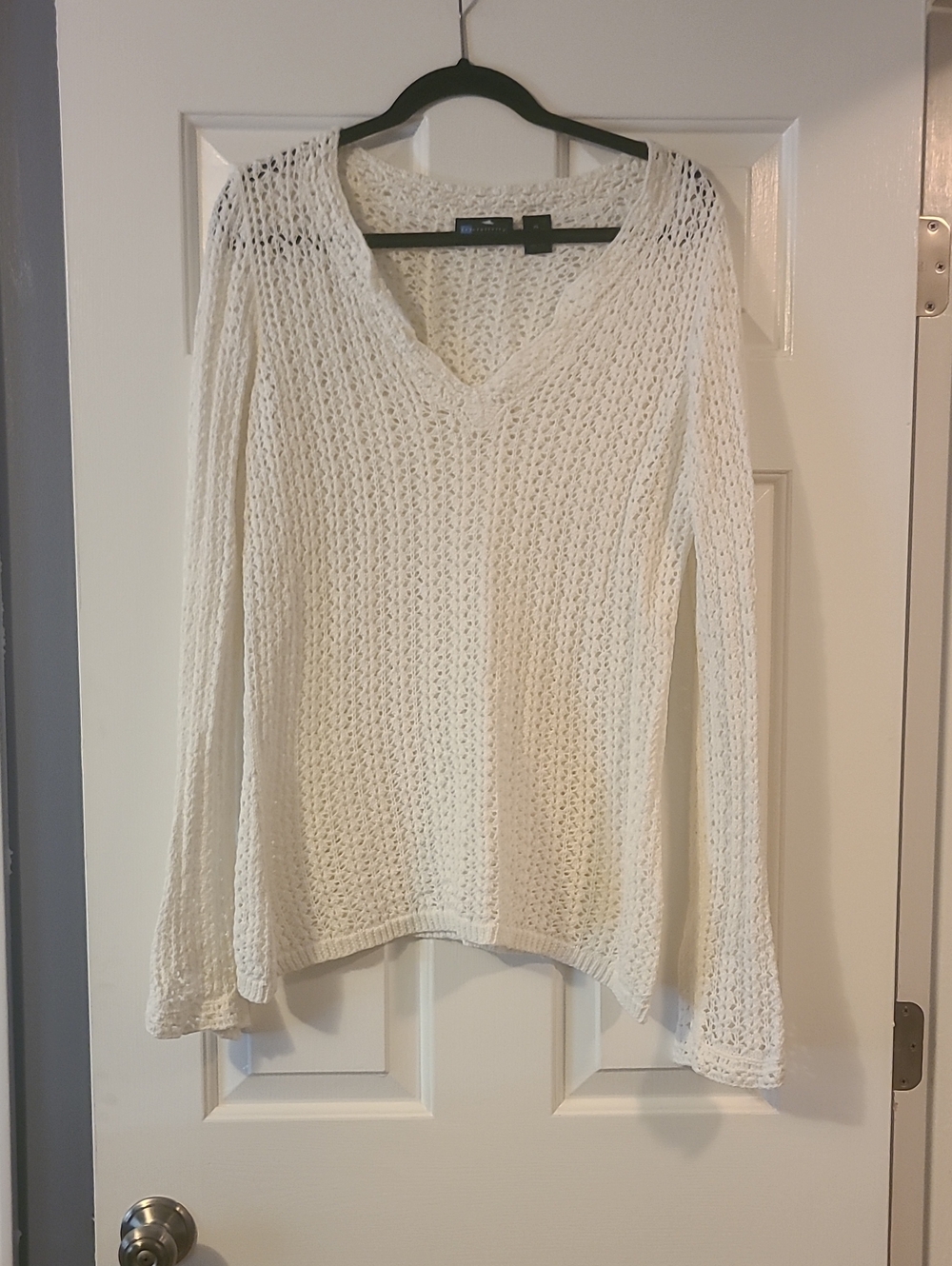 Relativity Women's White Open-Knit V-Neck Sweater